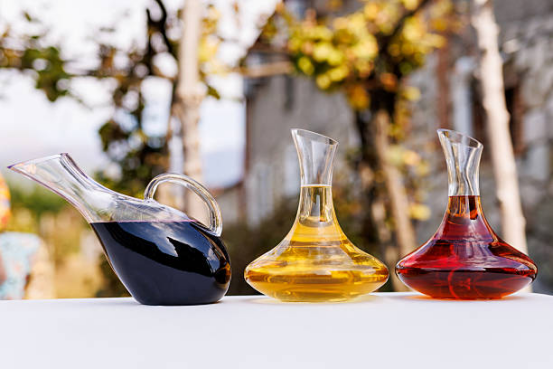 What are tannins in wine? Understanding this makes wine tasting easier. 1 Wine Decanter Bar Collection