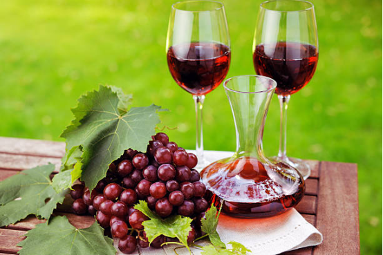 Wine Decanter Aerator for Smooth Pour