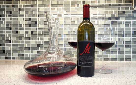 Blog 23 Wine Decanter for Formal Dinner Settings